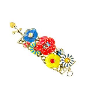 SALE!!! Betsy Johnson Vintage statement toggle bracelet.